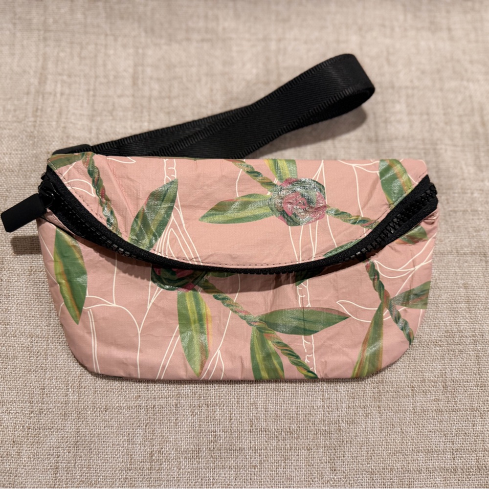 Lexbreezy Fanny Pack - BNWOT